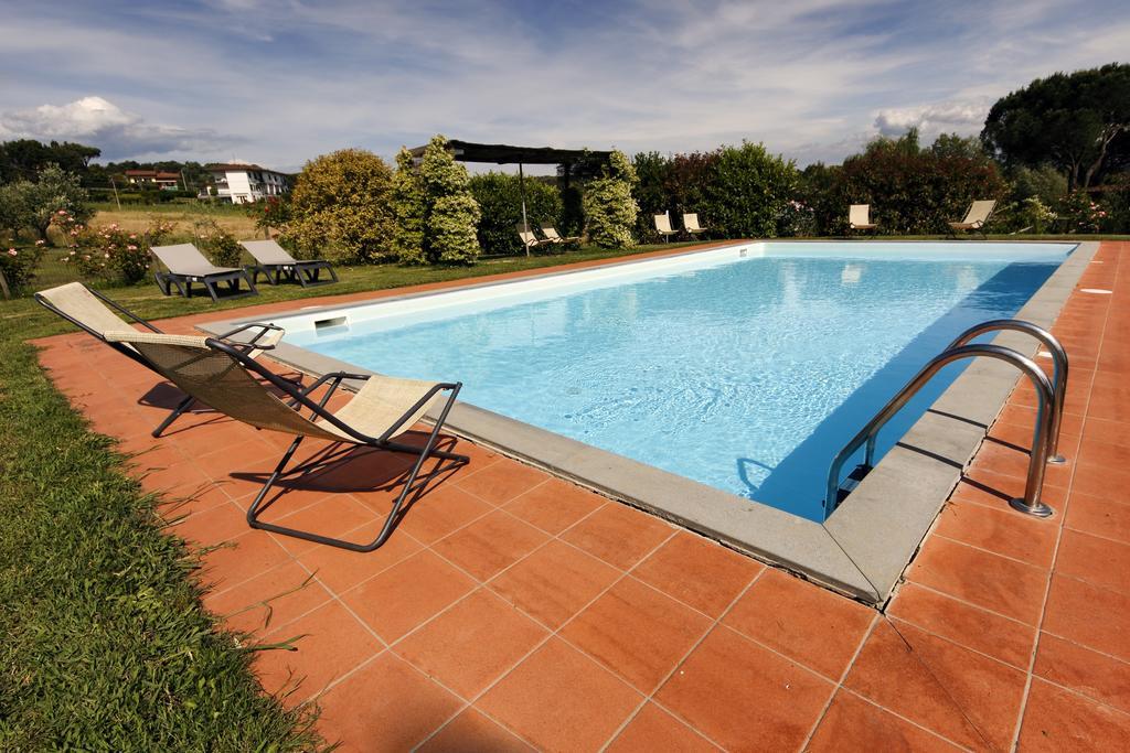 Agriturismo Ai Linchi ลุคคา ภายนอก รูปภาพ